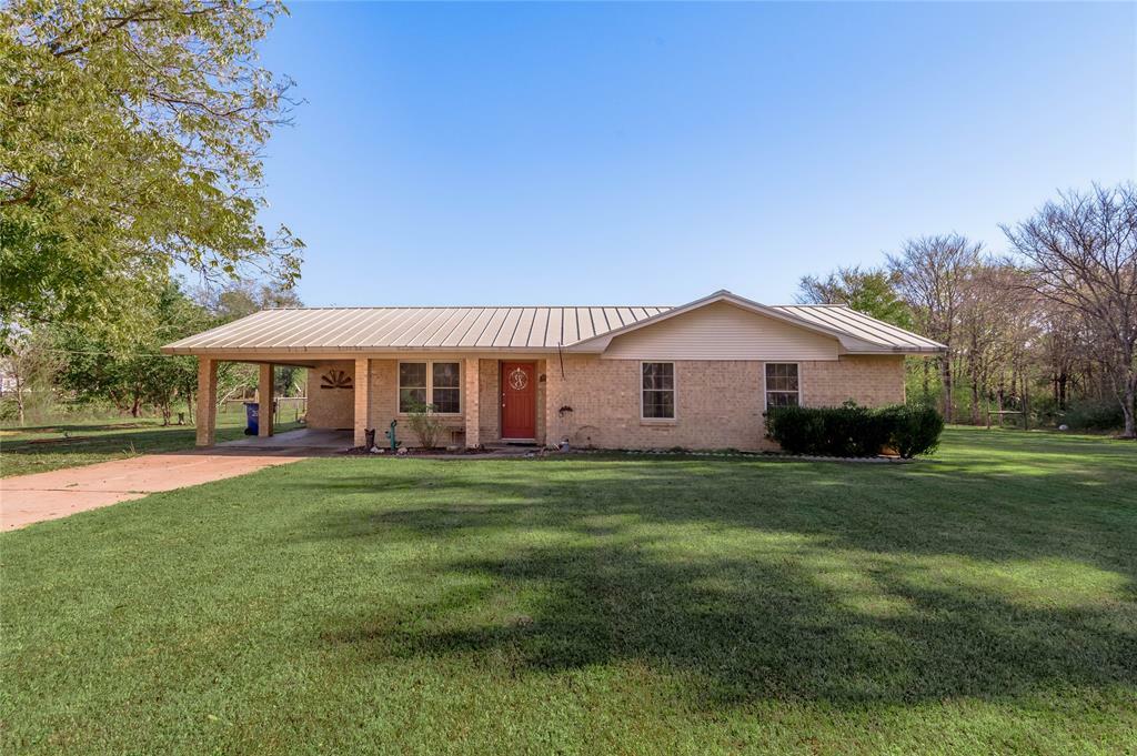 Property Photo:  320 County Road 3107  TX 75835 