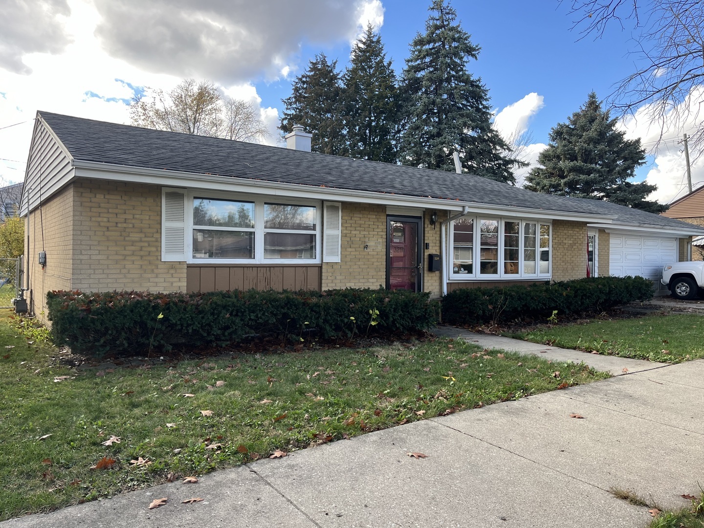 Property Photo: 3210 Grand Boulevard IL 60513