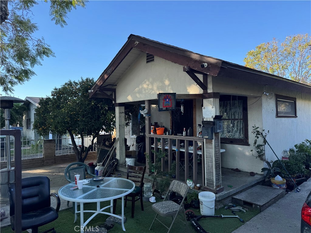 Property Photo: 1009 1011 W Myrtle Street CA 92703