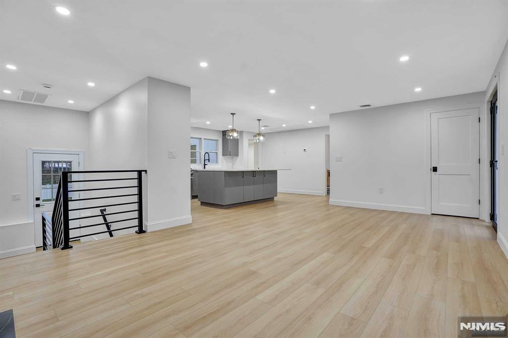 Property Photo:  533 High Street  NJ 07624 