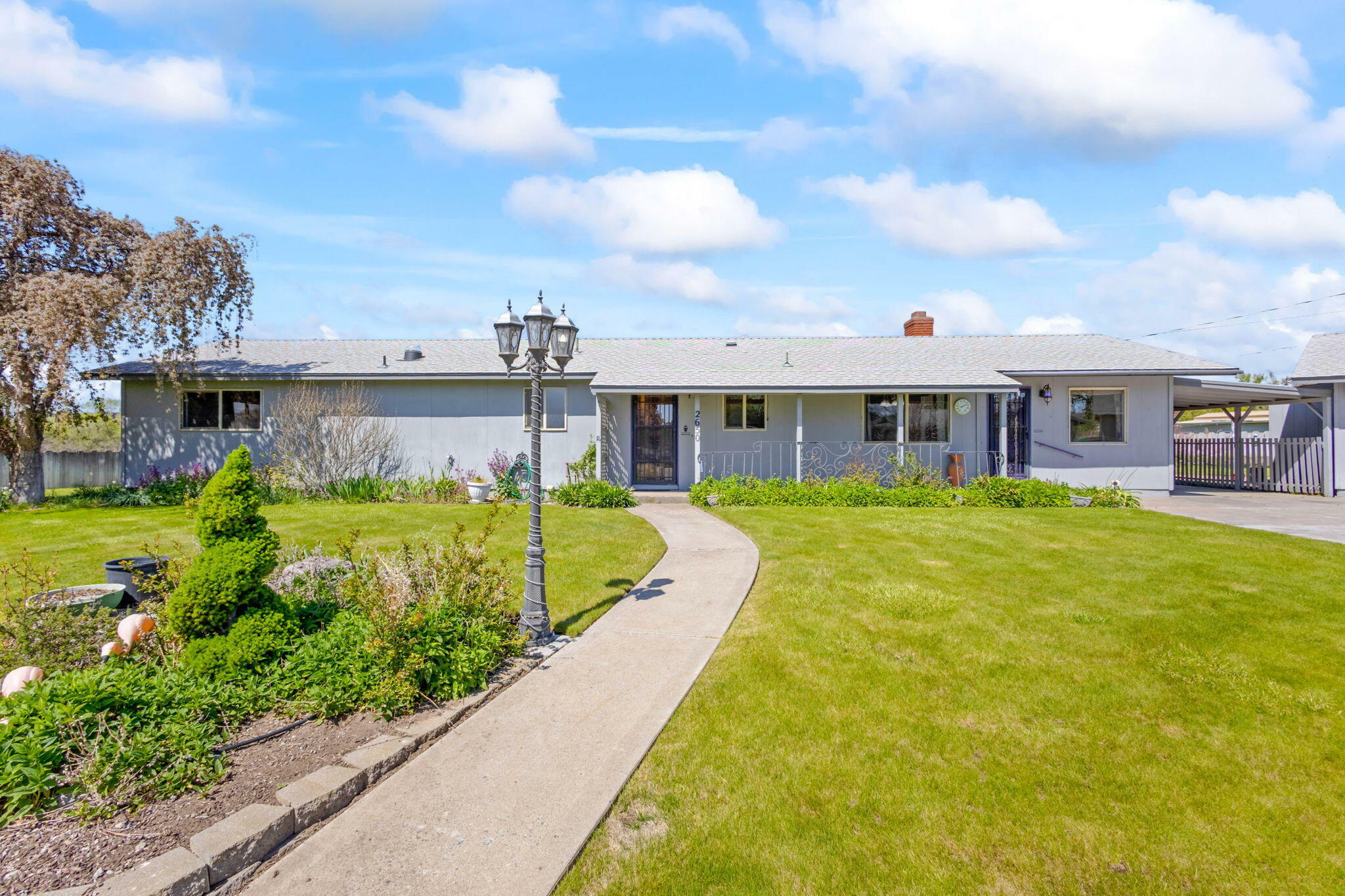 Property Photo: 2650 SE Baldwin Court OR 97754