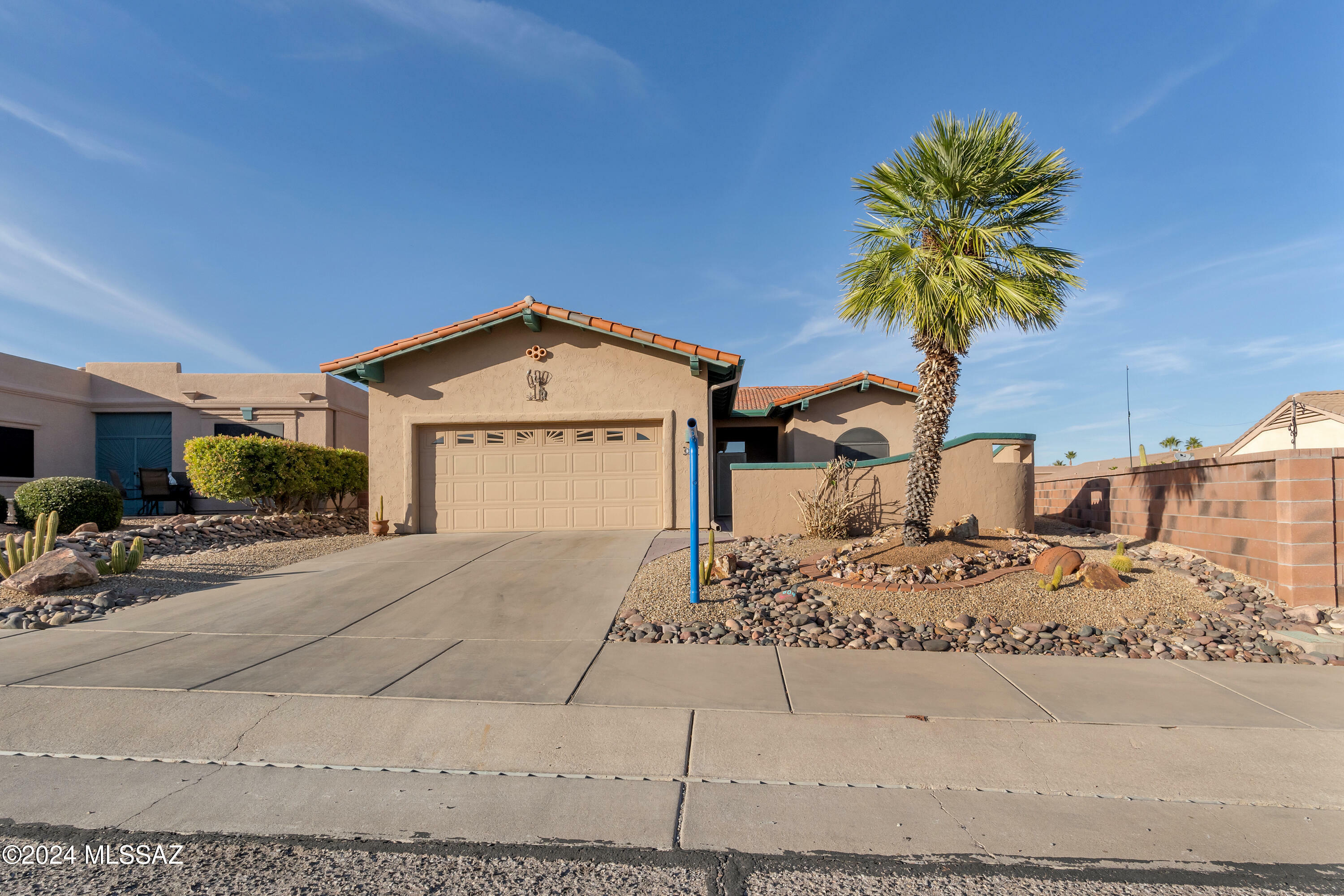 Property Photo:  804 W Via Santa Adela  AZ 85614 