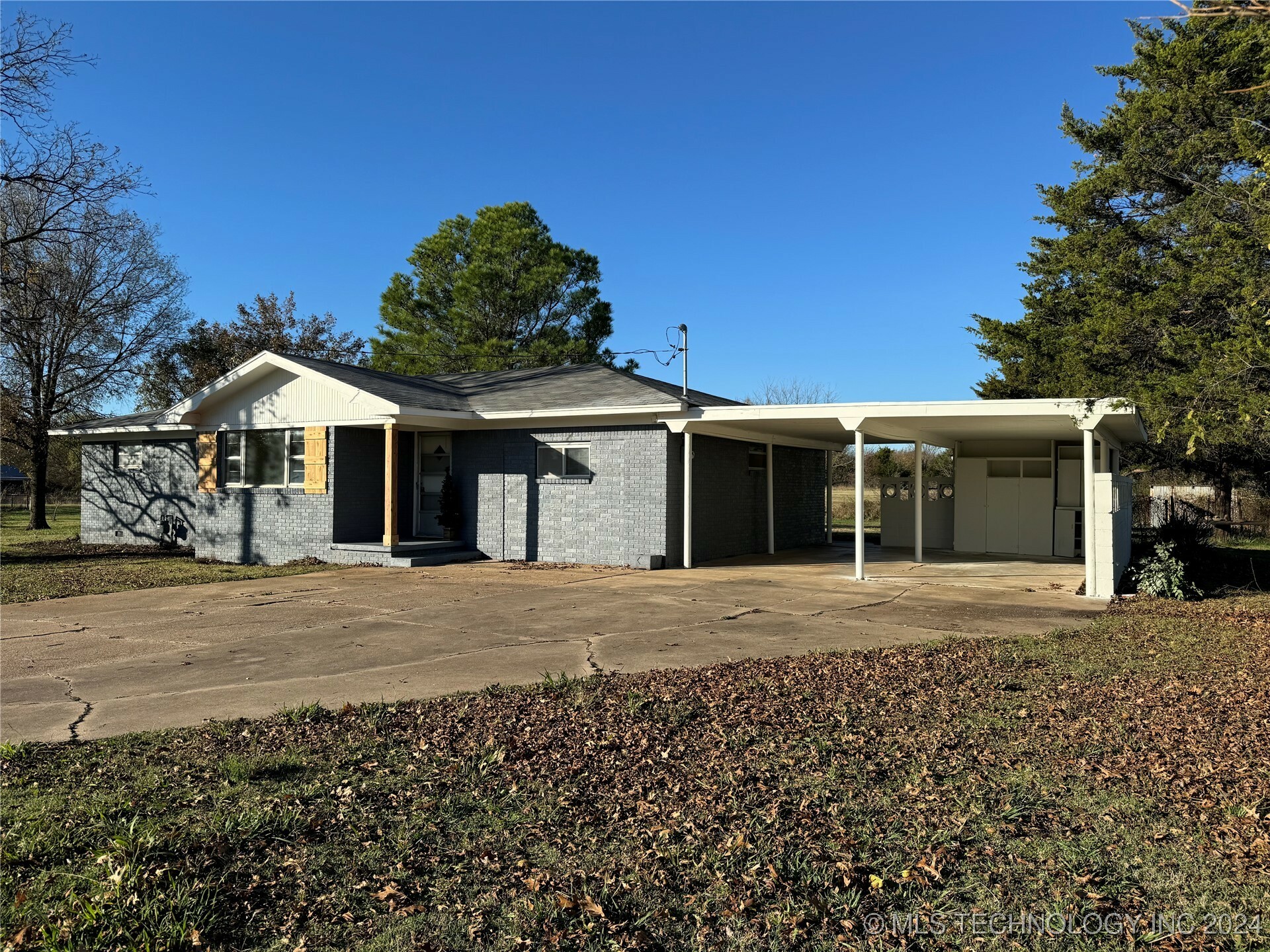 Property Photo:  1425 S Little Avenue  OK 74023 