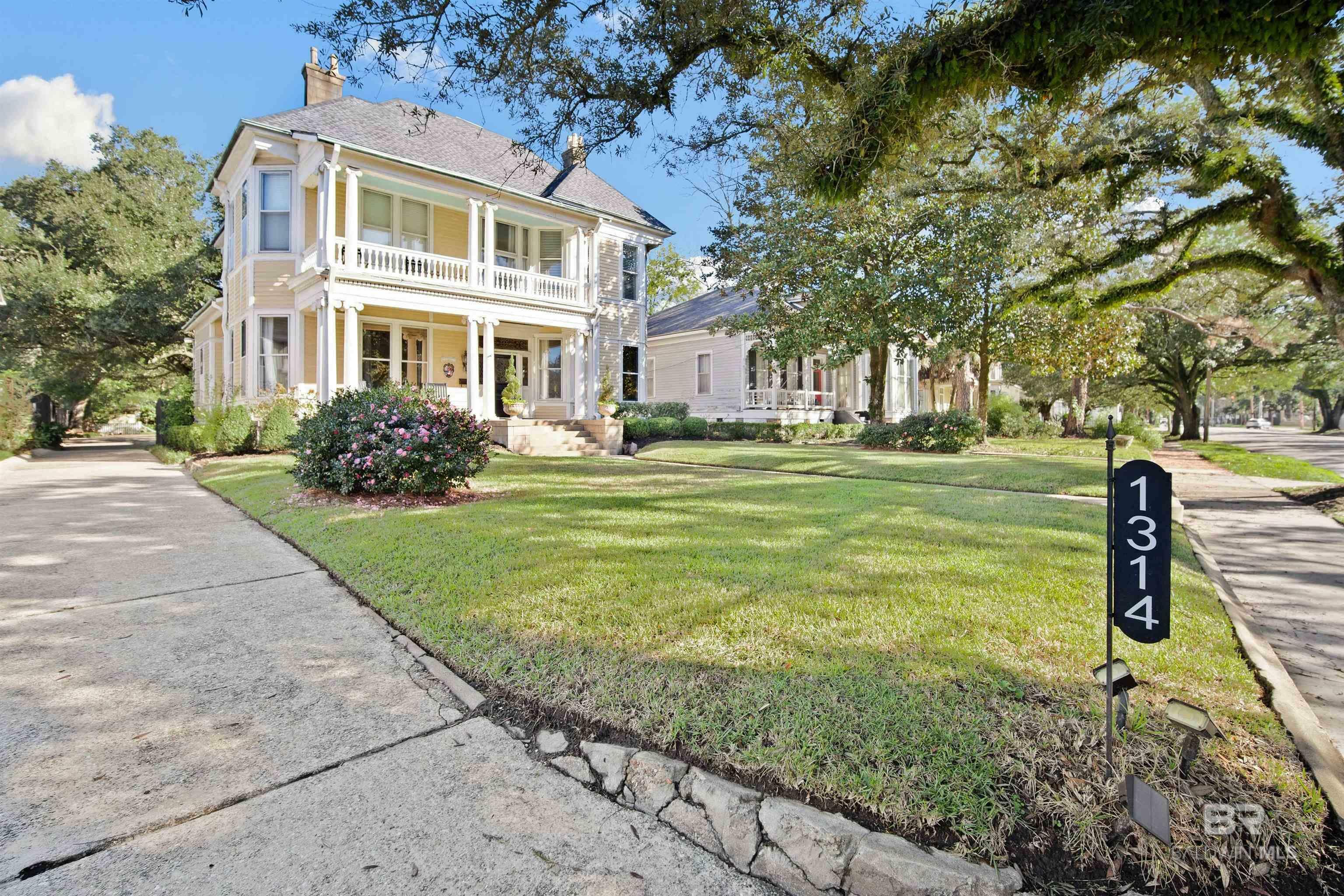 Property Photo:  1314 Dauphin Street  AL 36604 