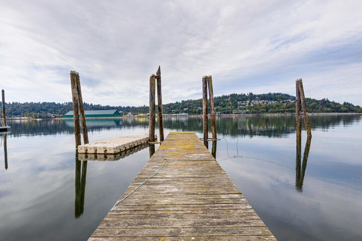 Property Photo: 860 Alderside Road BC V3H 3A6