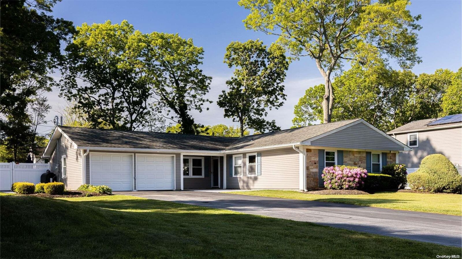 Property Photo:  24 Whitfield Lane  NY 11727 