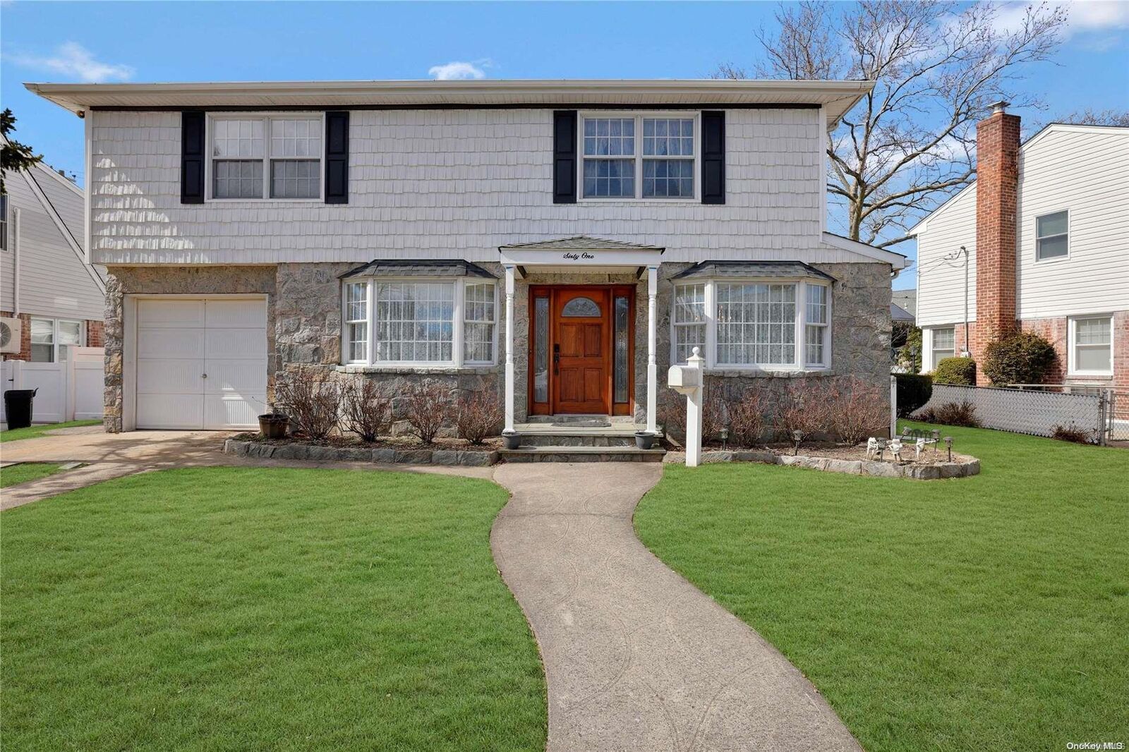 Property Photo:  61 Devonshire Drive  NY 11040 