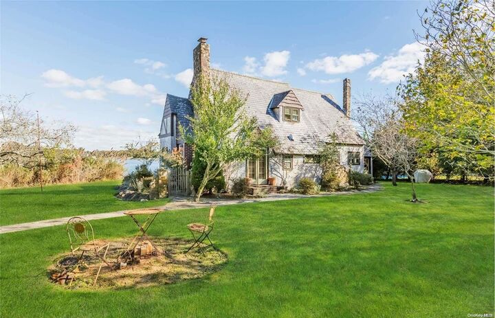 123 Paquatuck Avenue S  East Moriches NY 11940 photo