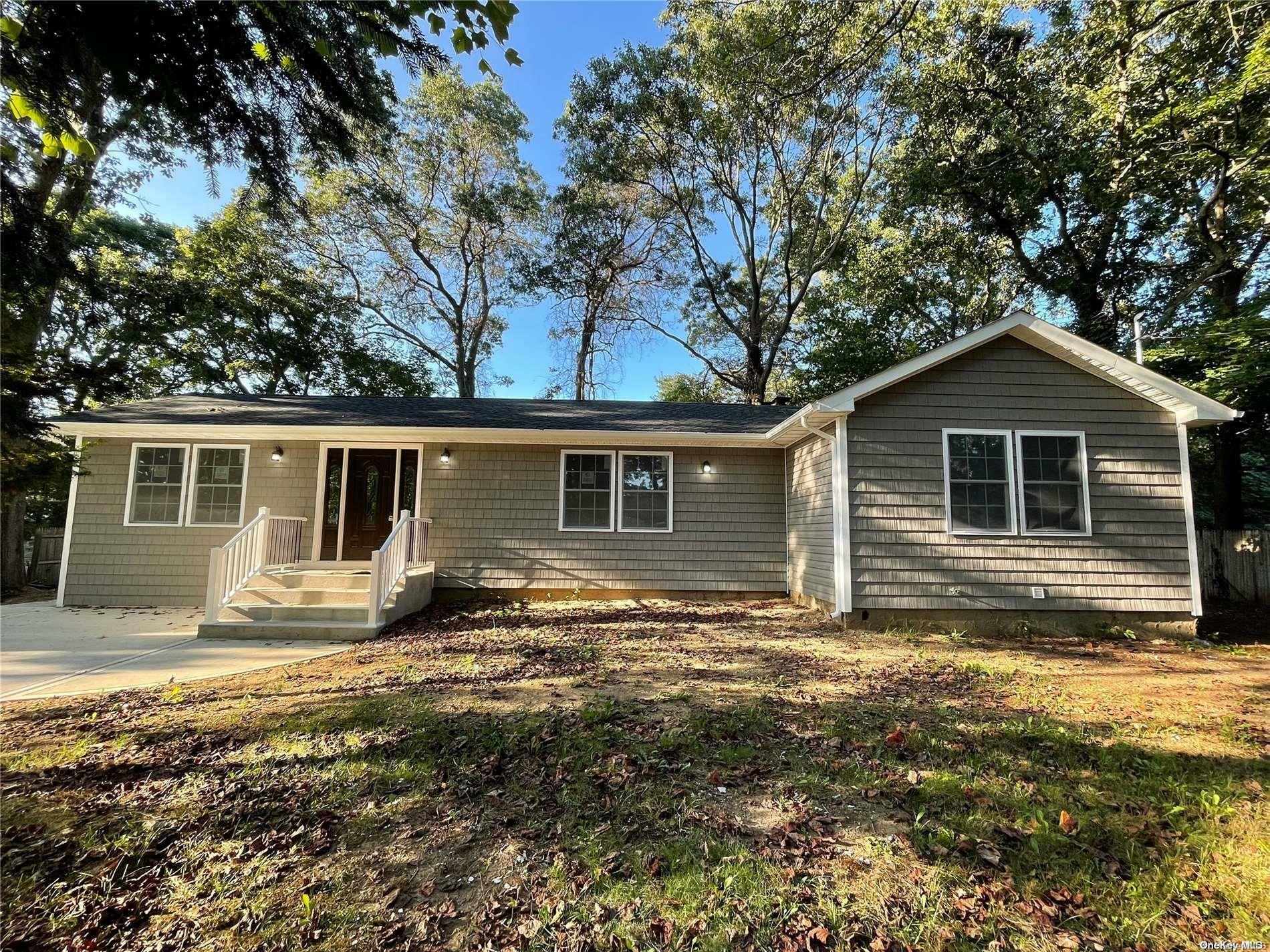Property Photo:  59 Delamere Street  NY 11743 