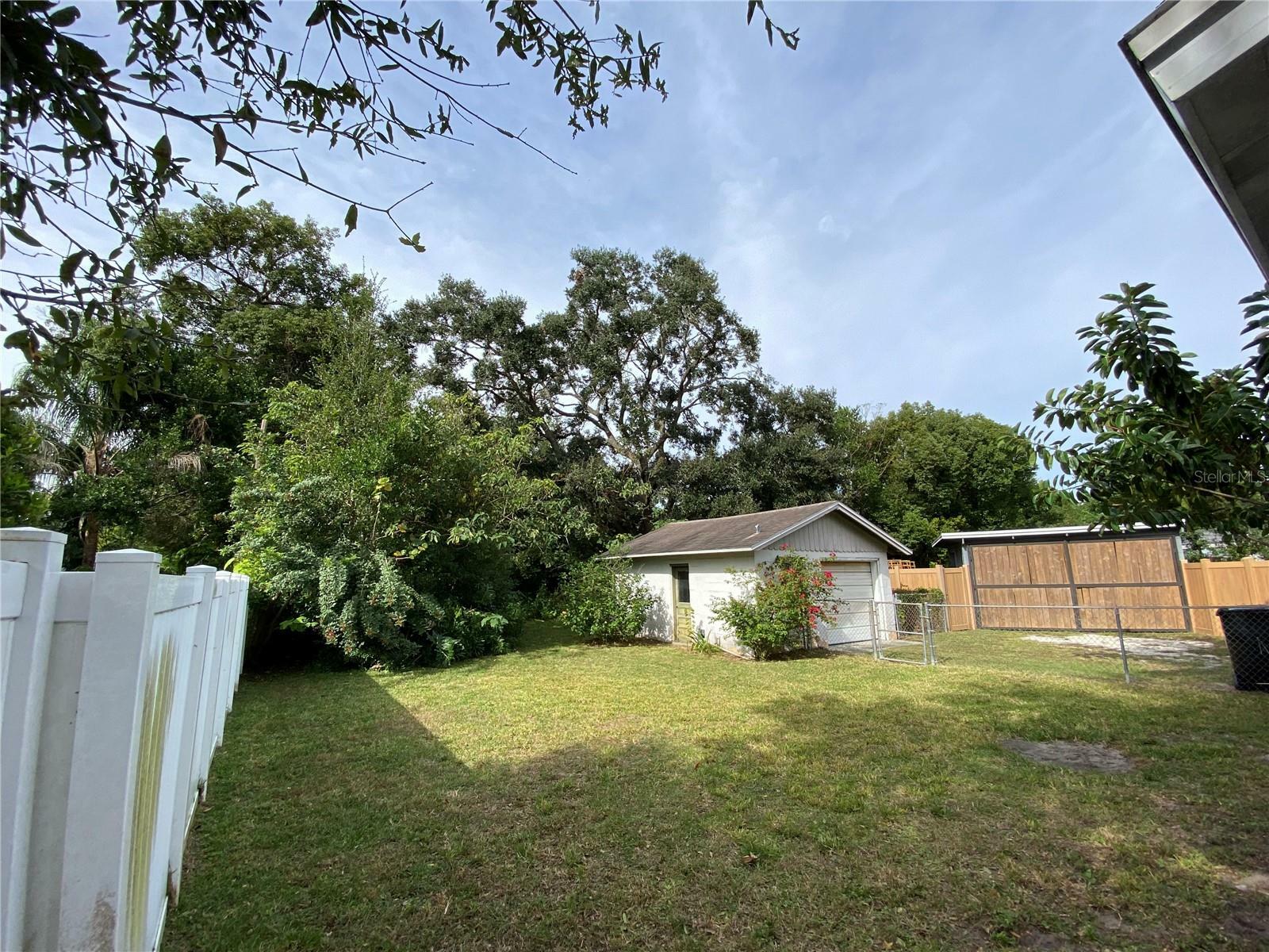 Property Photo:  1000 N Forest Avenue  FL 32803 