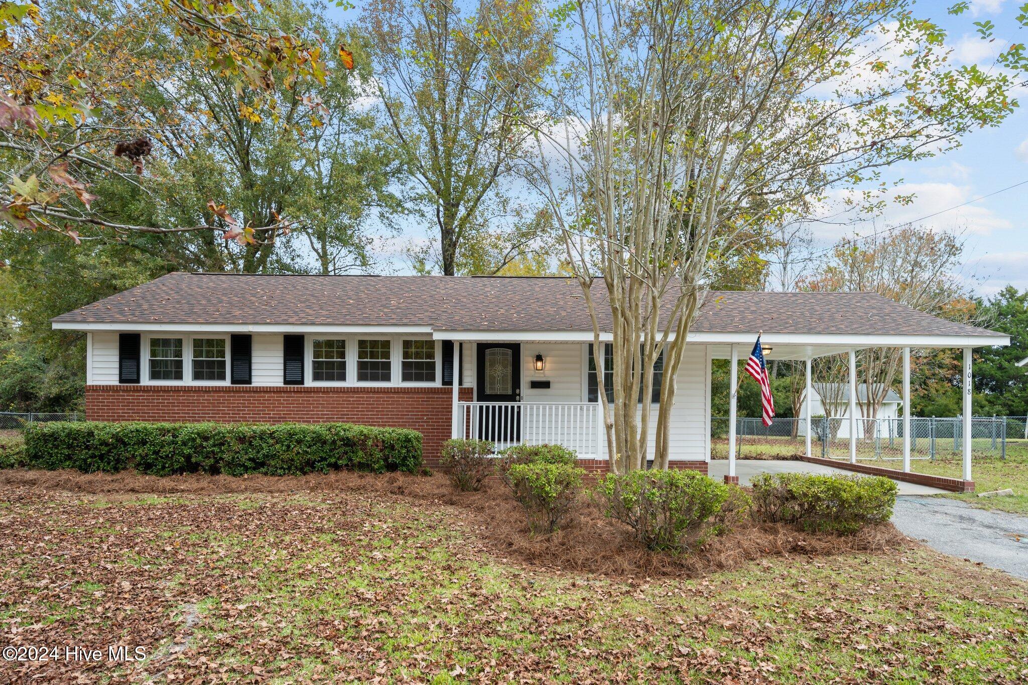 Property Photo: 1018 Hendricks Avenue NC 28540