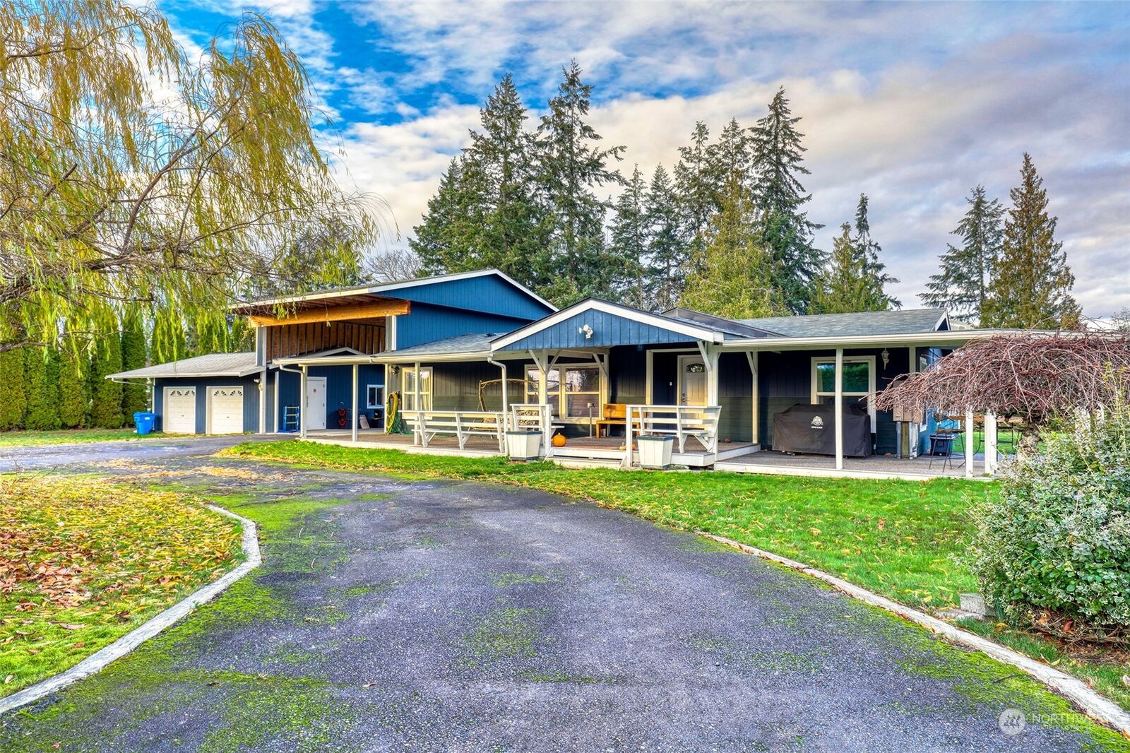 Property Photo:  109  293rd Street S  WA 98580 