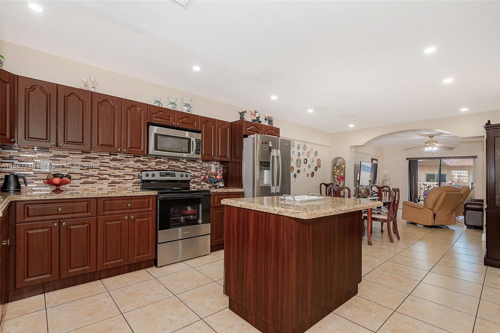 Property Photo:  1630 W 46th St 503B  FL 33012