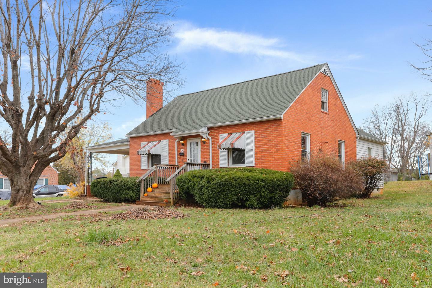 Property Photo:  32 S Marshall Street  VA 22630 