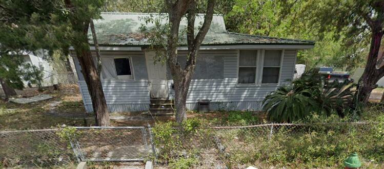 Property Photo:  209 SE First Street  FL 32548 