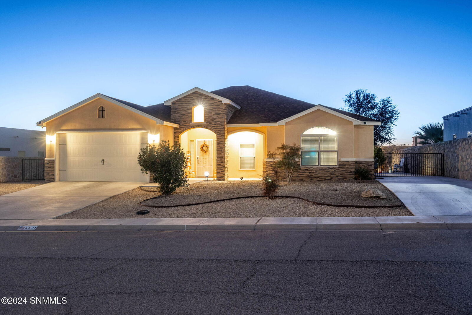 Property Photo:  4571 Mesa Central Drive  NM 88011 