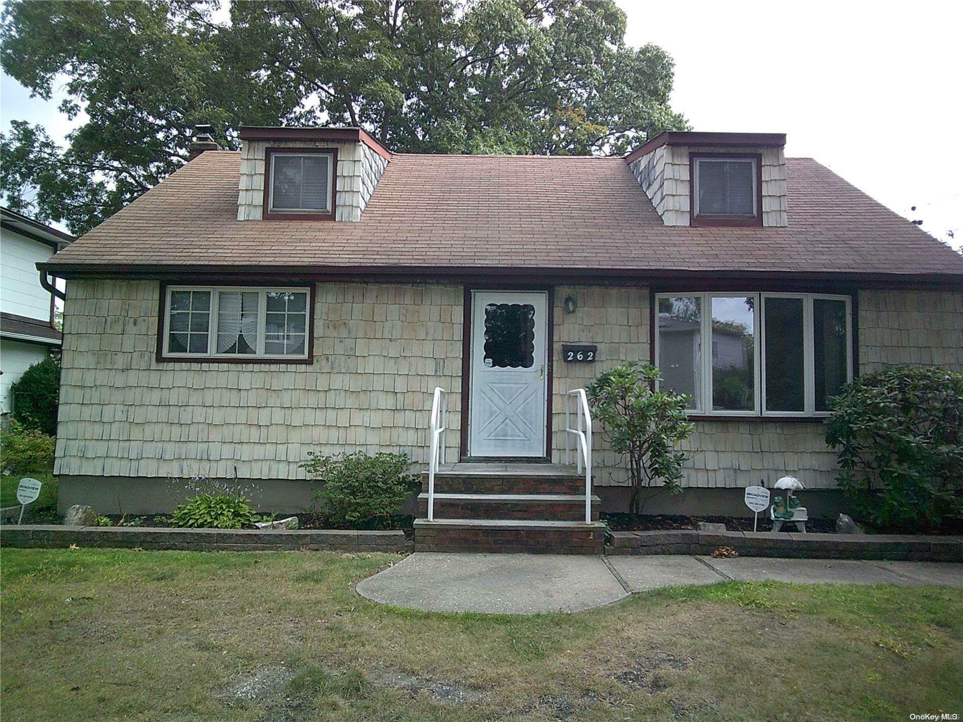 Property Photo:  262 Waldo Street  NY 11726 