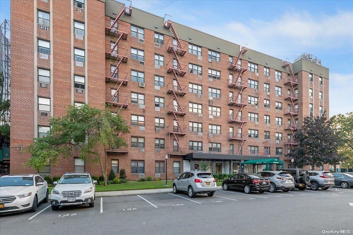 Property Photo:  84-09 155th Avenue 5L  NY 11414 