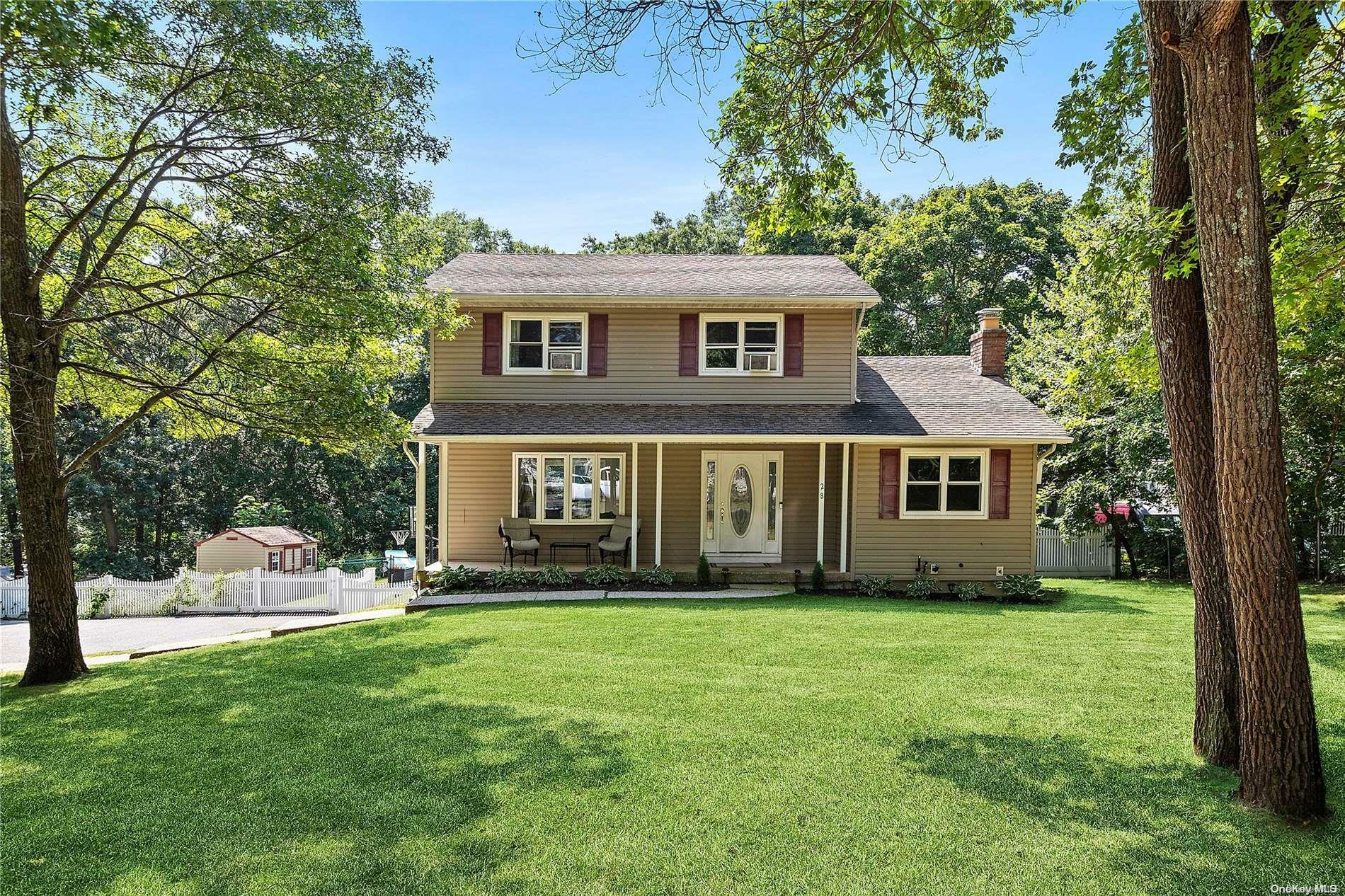 Property Photo:  28 Willow Avenue  NY 11738 