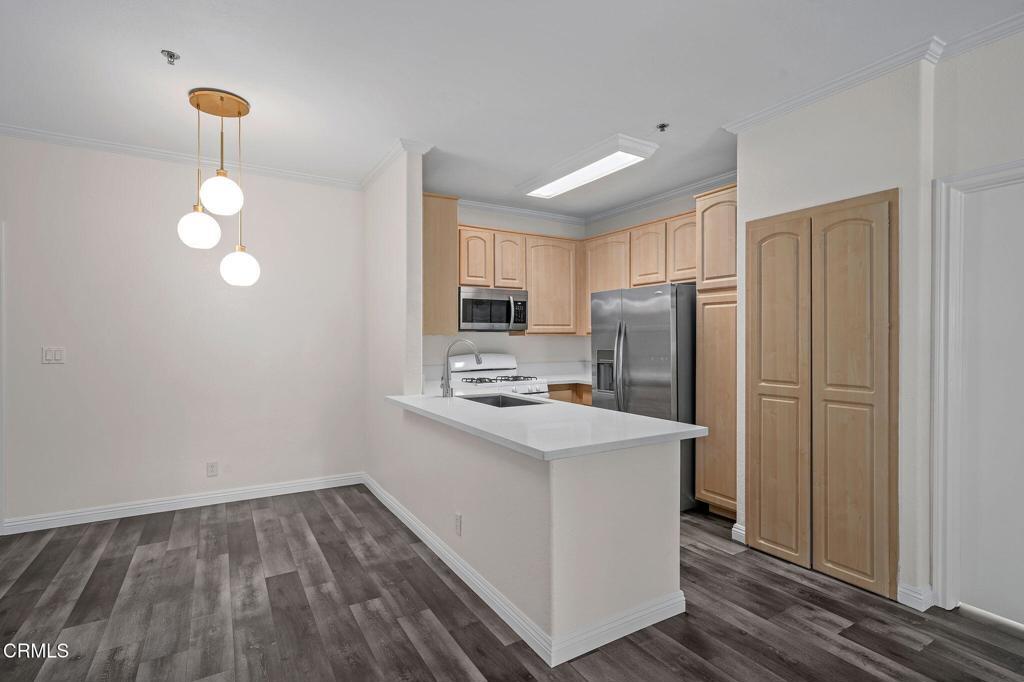 Property Photo: 300 N El Molino Avenue 125 CA 91101