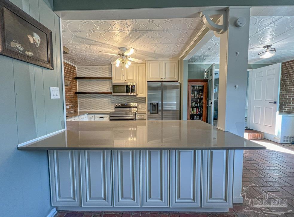 Property Photo: 6668 Maple St FL 32570