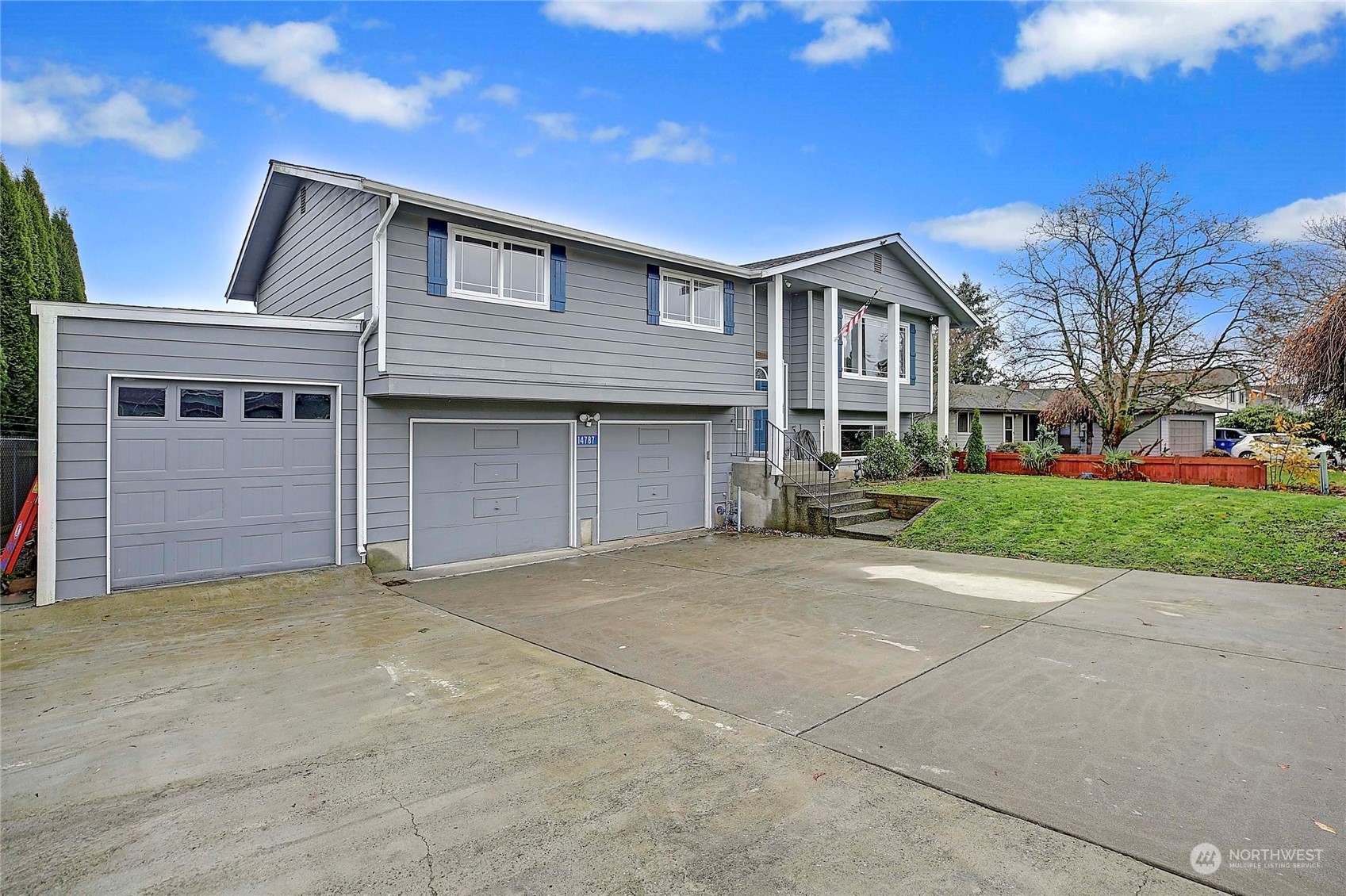 Property Photo:  14787 Valley View Drive  WA 98273 