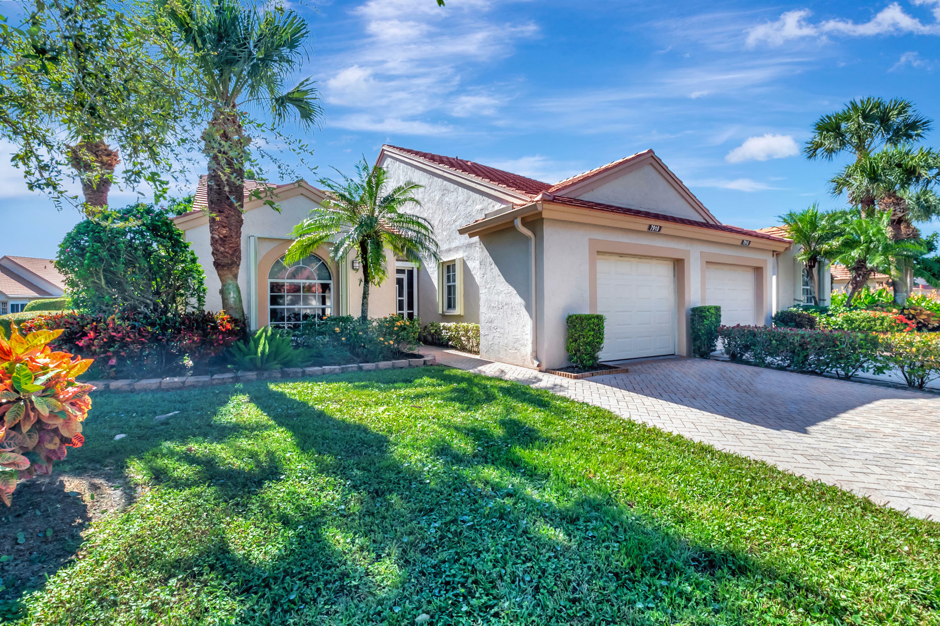 Property Photo:  7910 Sandy Pointe Drive 198  FL 33446 