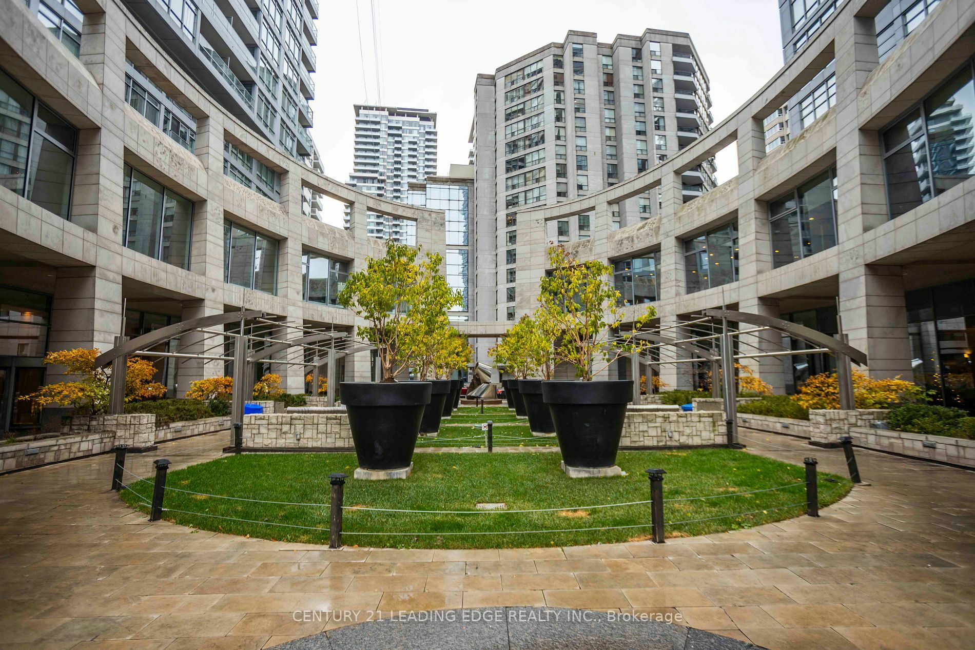 Property Photo:  2191 Yonge St Loft #5  ON M4S 3H8 