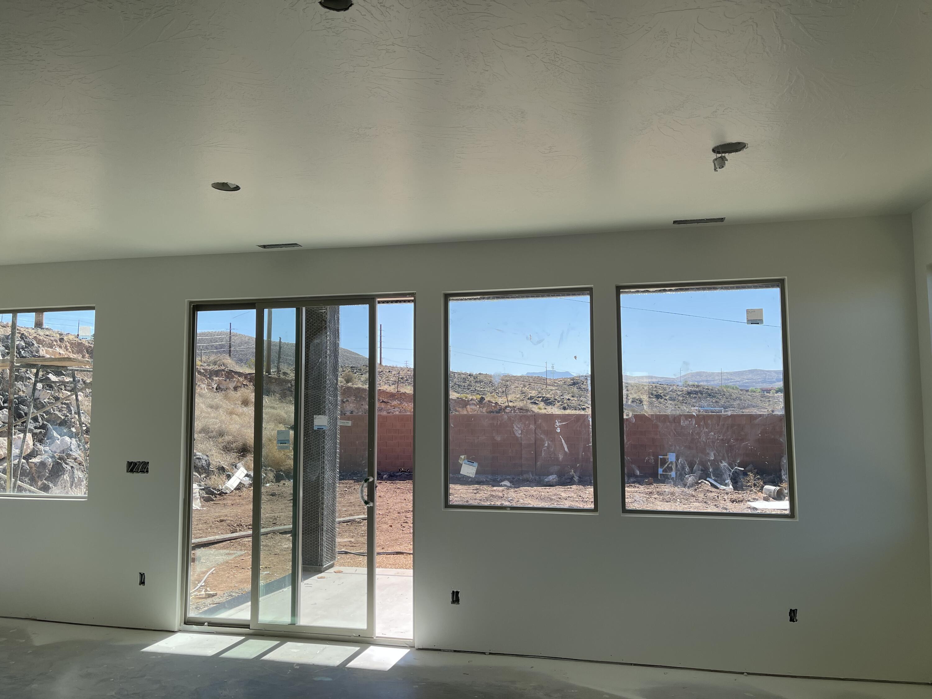 Property Photo: 486 N 1400 W UT 84737