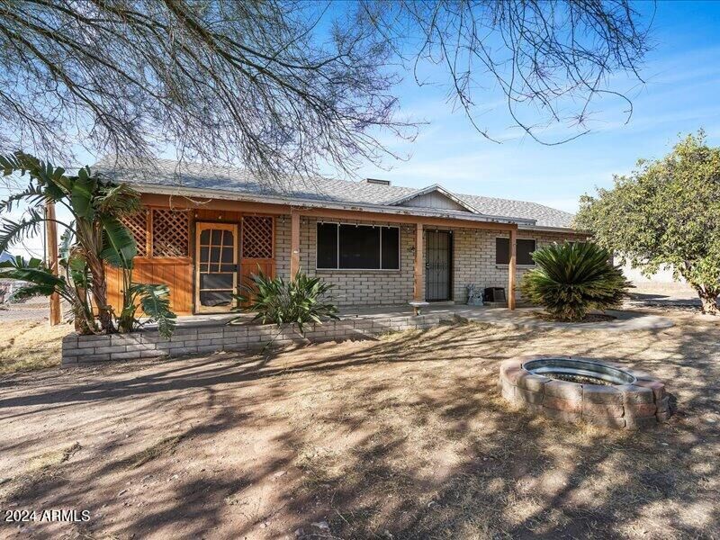 Property Photo: 47 N Stansberry Avenue AZ 85173