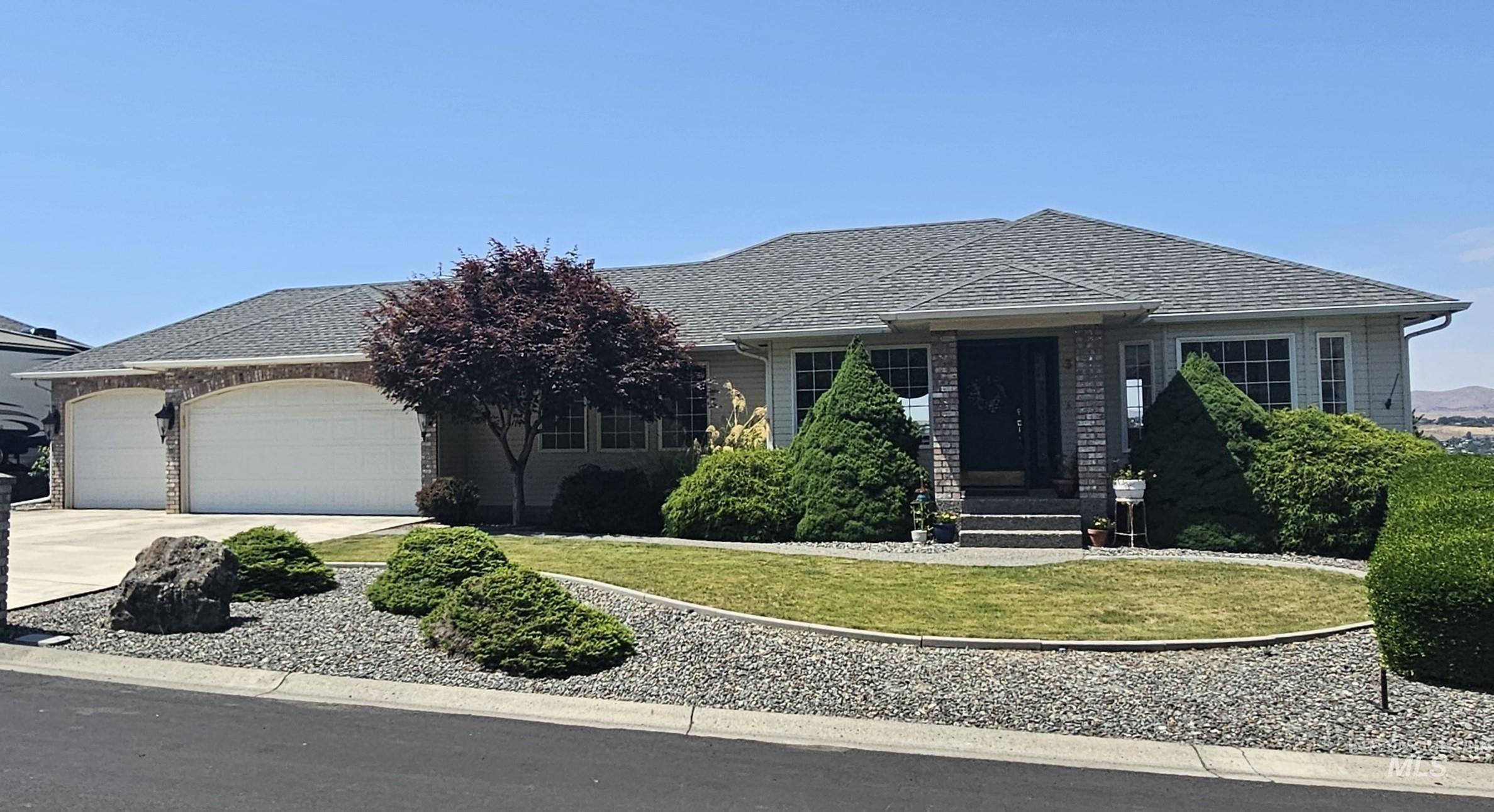 Property Photo:  331 Reservoir Dr  ID 83501 