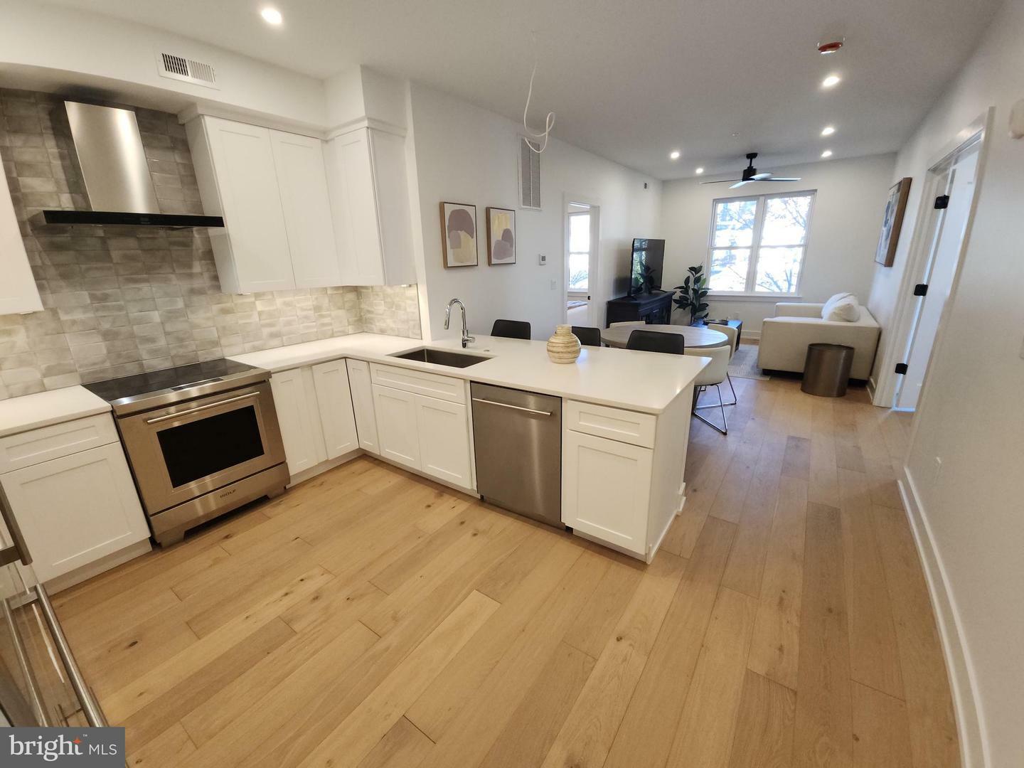 Property Photo:  8610 Evergreen Place 202  PA 19118 