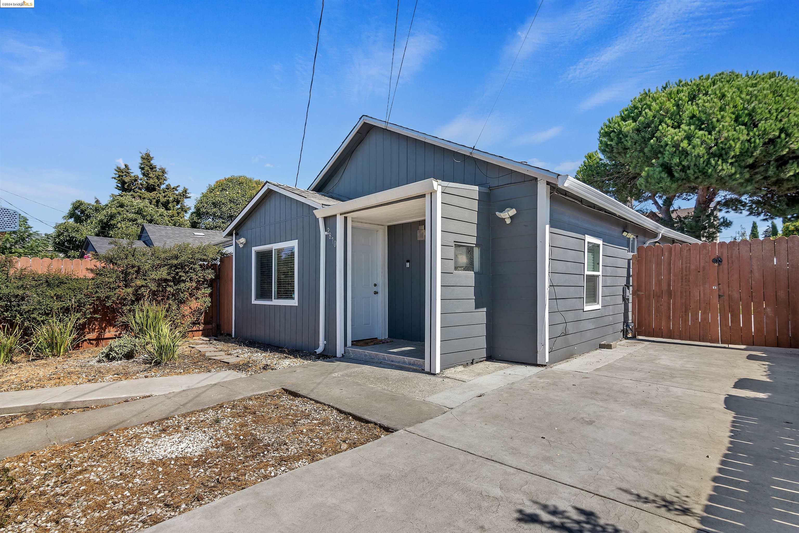 Property Photo:  2870 12th St  CA 94806 