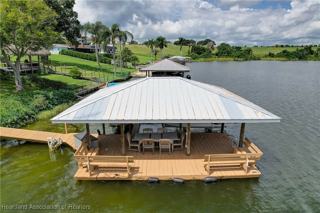 Property Photo:  707 Lake Clay Drive S  FL 33852 