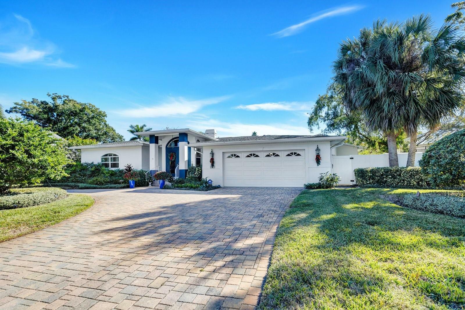 Property Photo:  105 Estado Way NE  FL 33704 