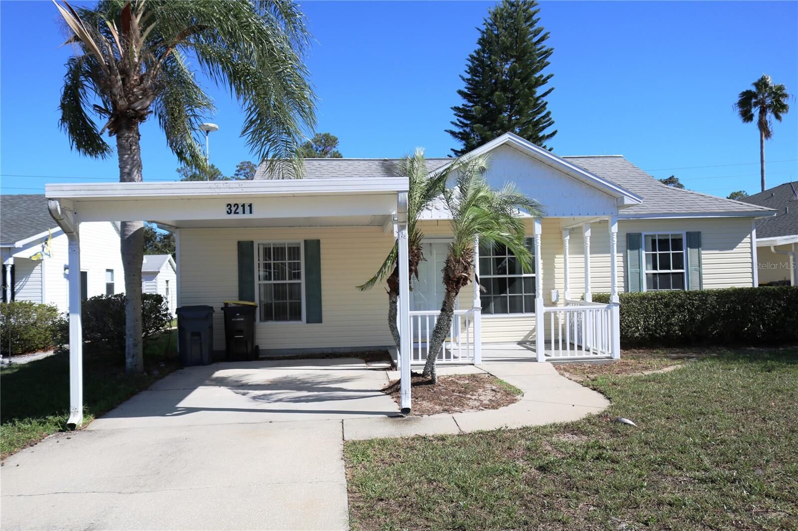 Property Photo:  3211 Lupine Way  FL 33898 