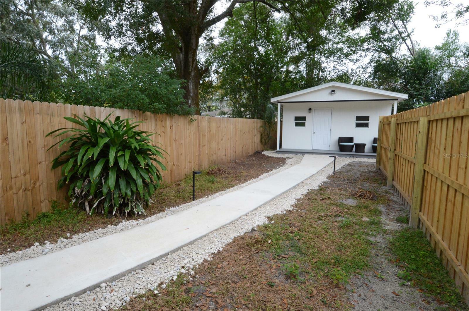 Property Photo:  10934 N Boulevard  FL 33612 