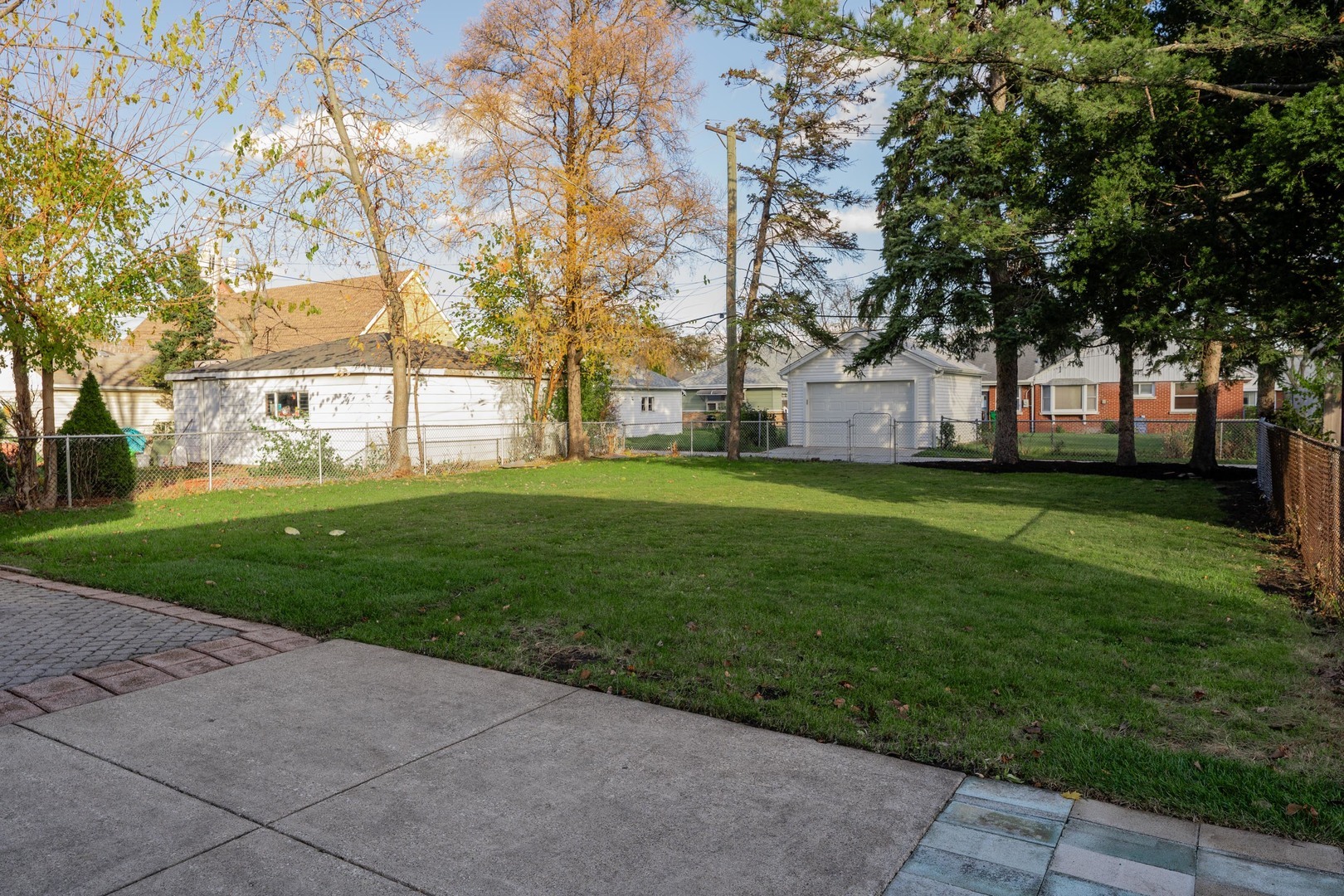 Property Photo:  1127 Manchester Avenue  IL 60154 