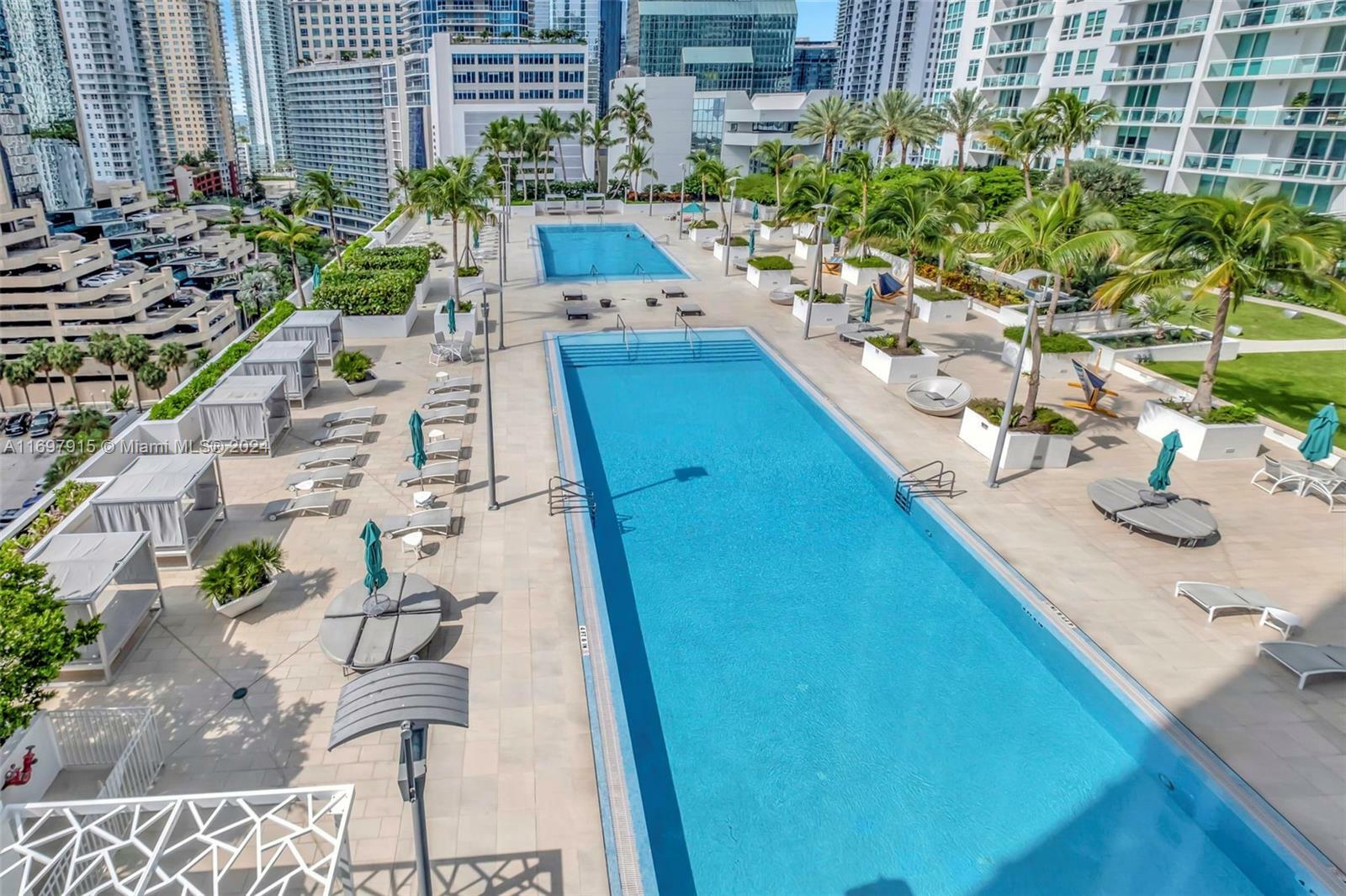 Property Photo:  950 Brickell Bay Dr 1102  FL 33131 