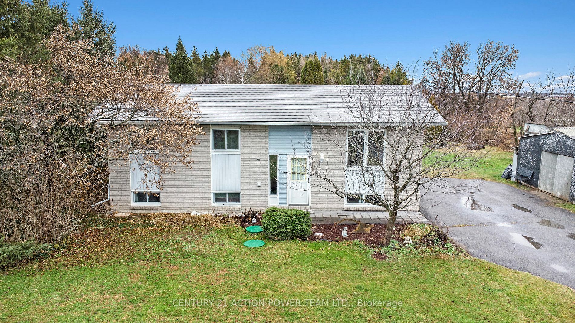 Property Photo:  2437 Pilon Rd  ON K0A 3N0 