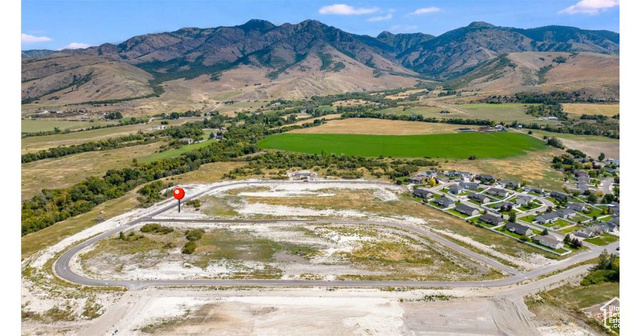 Property Photo: 686 Cherry Creek Pkwy 27 UT 84333