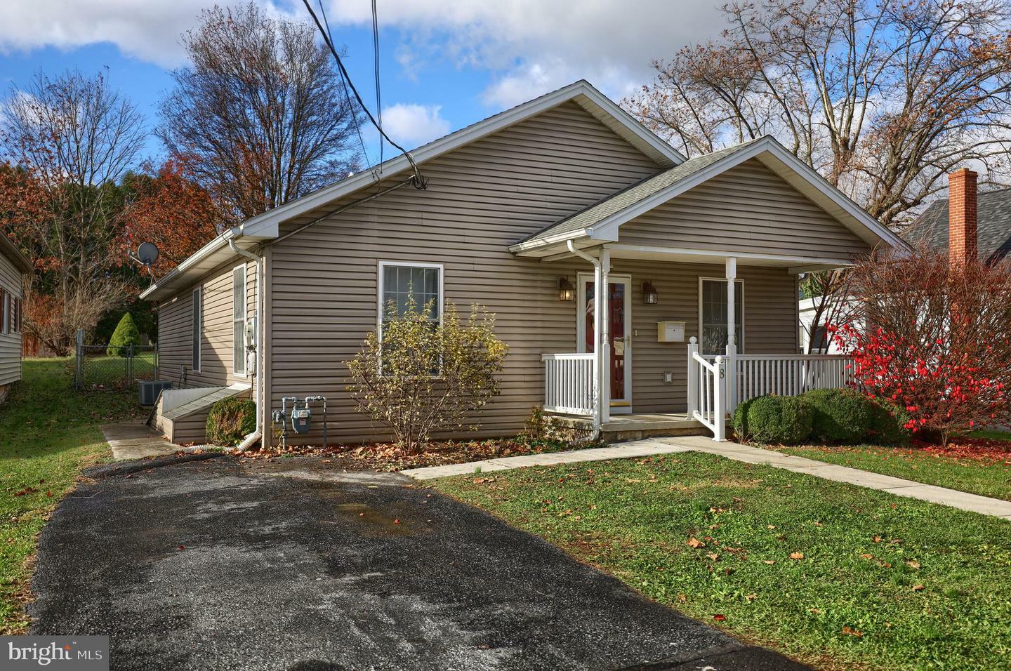 Property Photo:  8 S George Street  PA 17055 