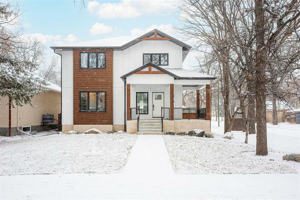 310 Maplewood Avenue  Winnipeg MB R3L 1A7 photo