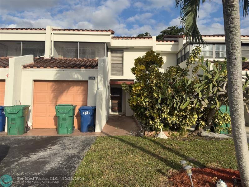 Property Photo:  6622 Racquet Club Dr 107  FL 33319 