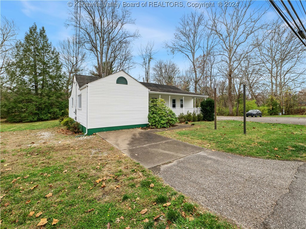 Property Photo:  5202 Teays Valley Road  WV 25560 