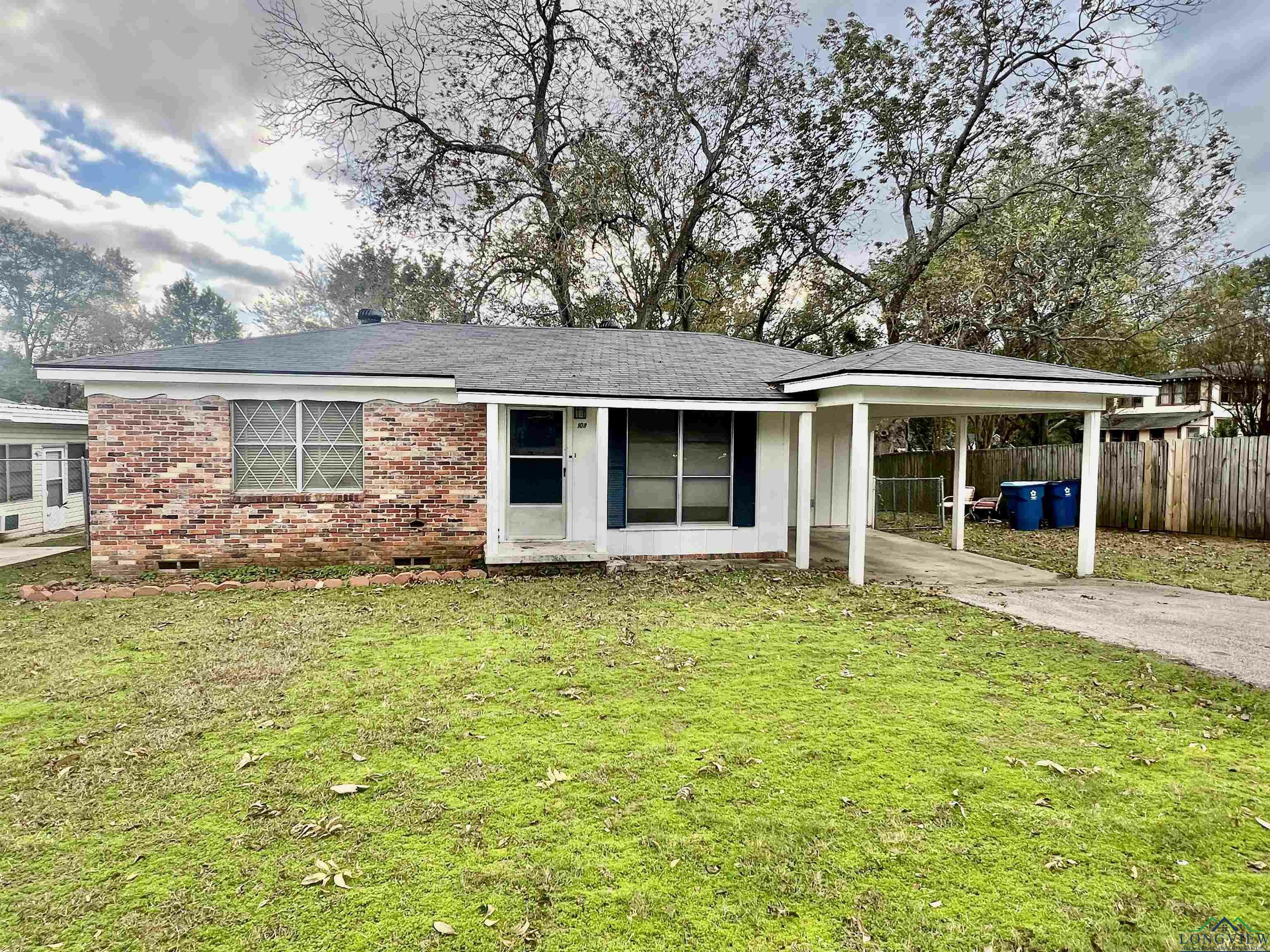 Property Photo:  108 E Meredith  TX 75670 