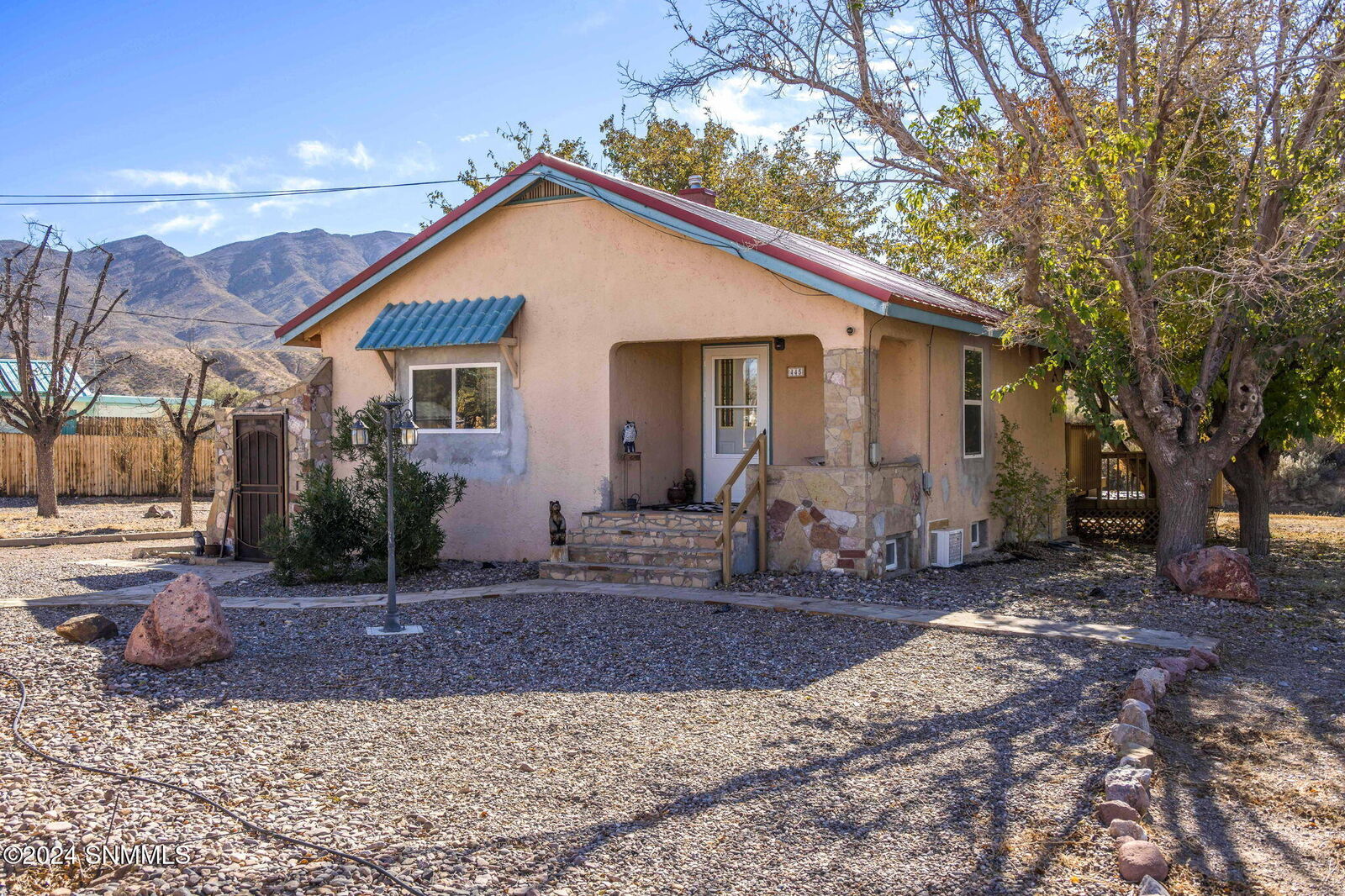 Property Photo:  445 E Riverside Drive  NM 87901 