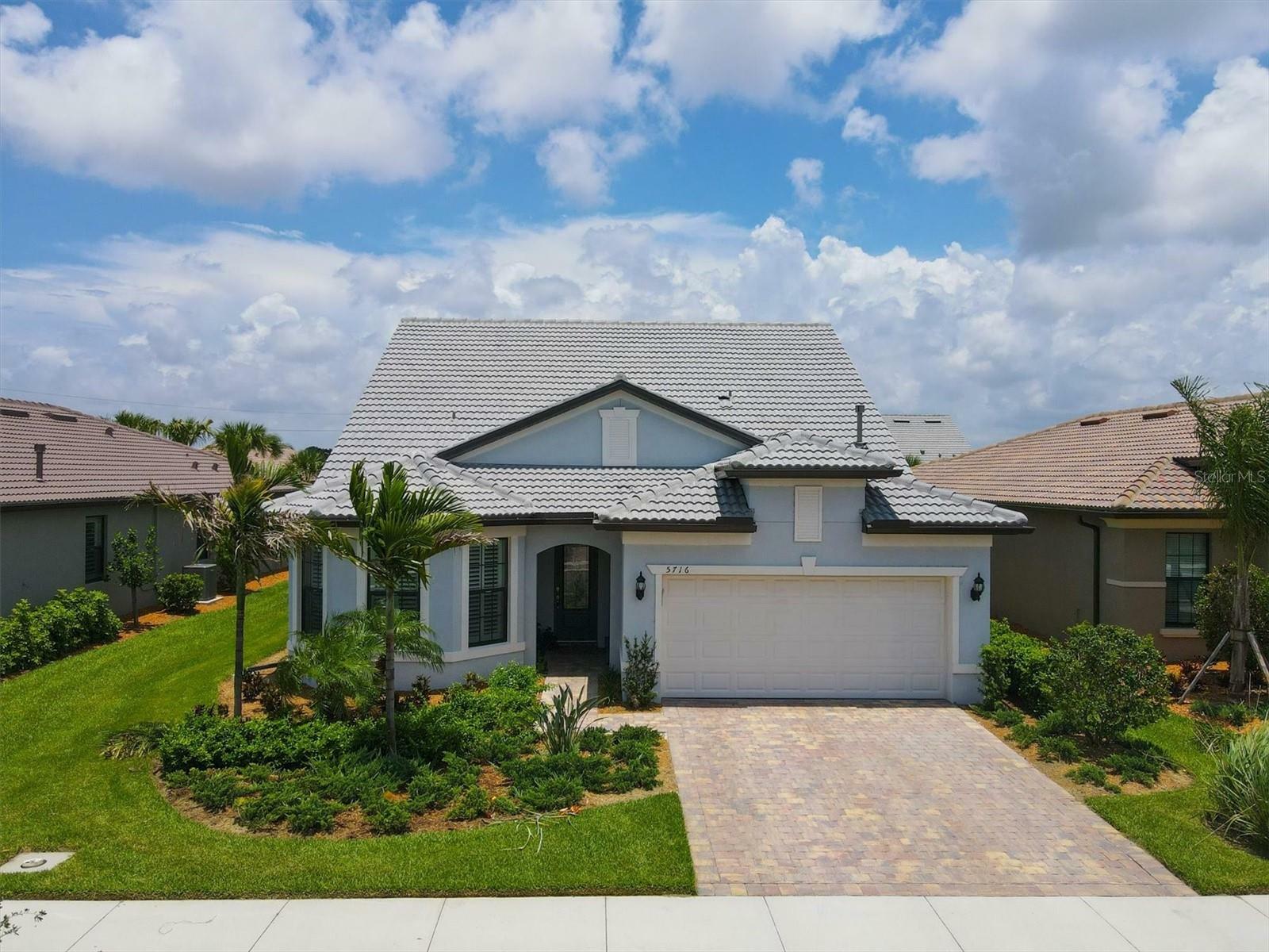 Property Photo:  5716 Bay Pine Way  FL 34238 