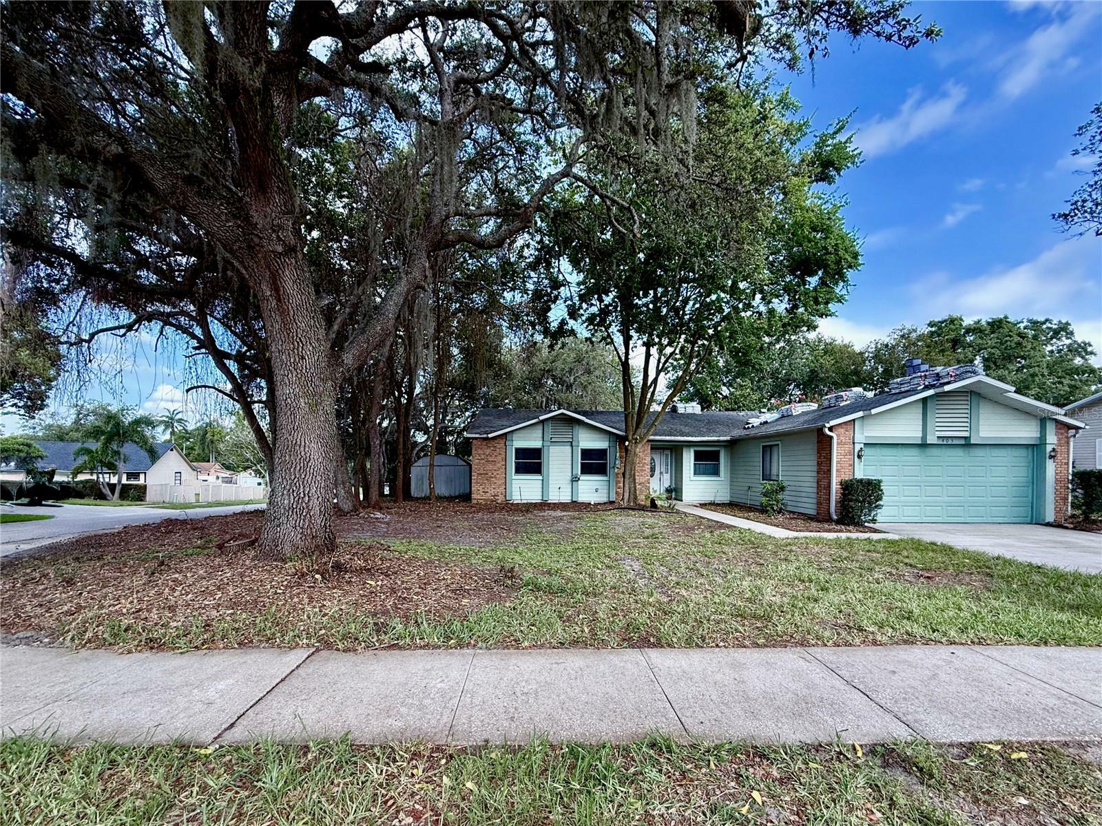 Property Photo: 403 Tranquille Oaks Drive FL 34761