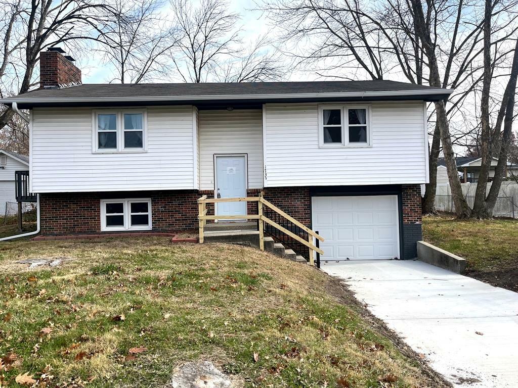 Property Photo: 1733 Deringer MO 64601